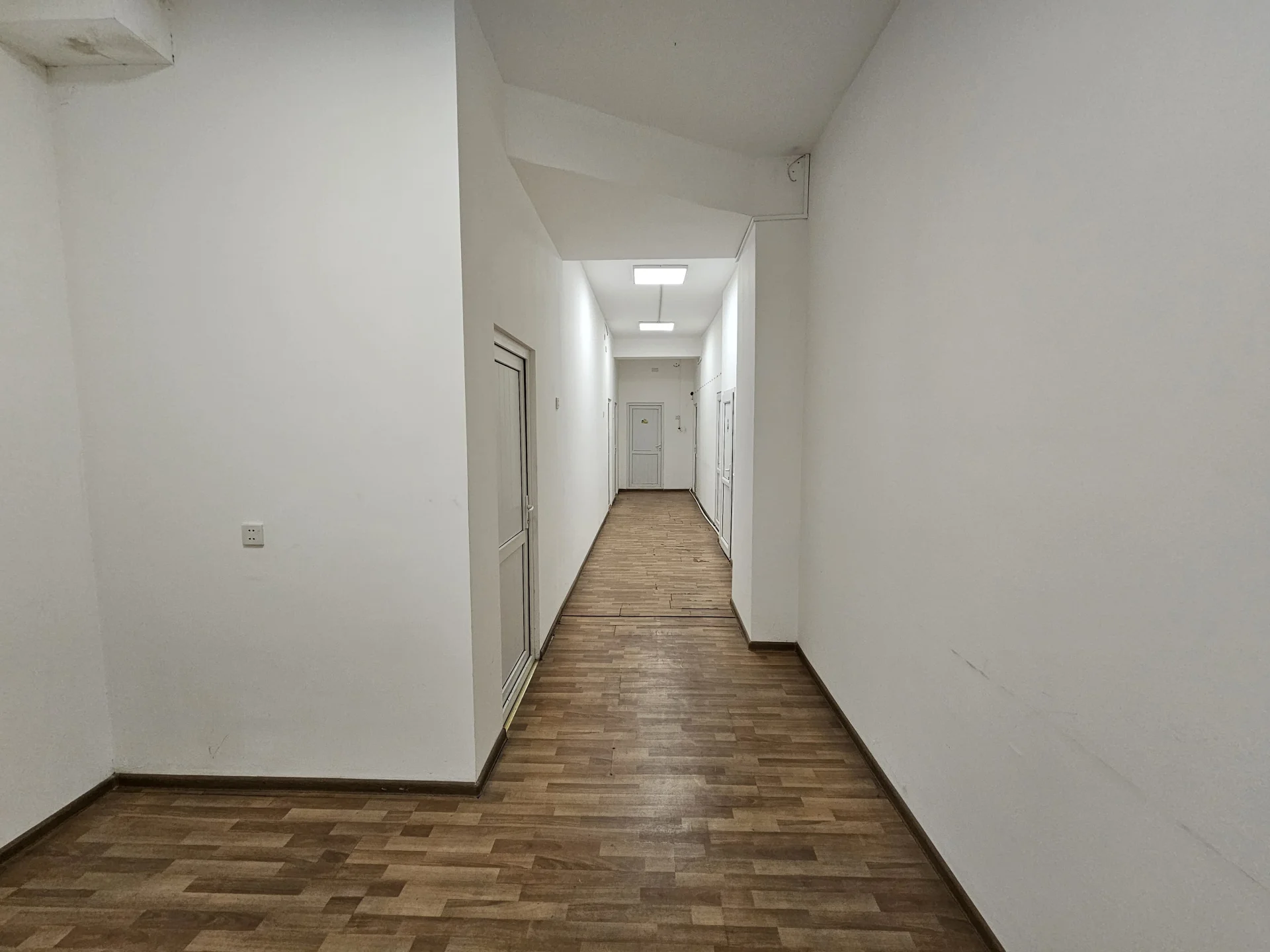 Kirayə Obyekt 200 m² Nəsimi r. 3-cü mikrorayon q. Memar Əcəmi m. – şəkil 8