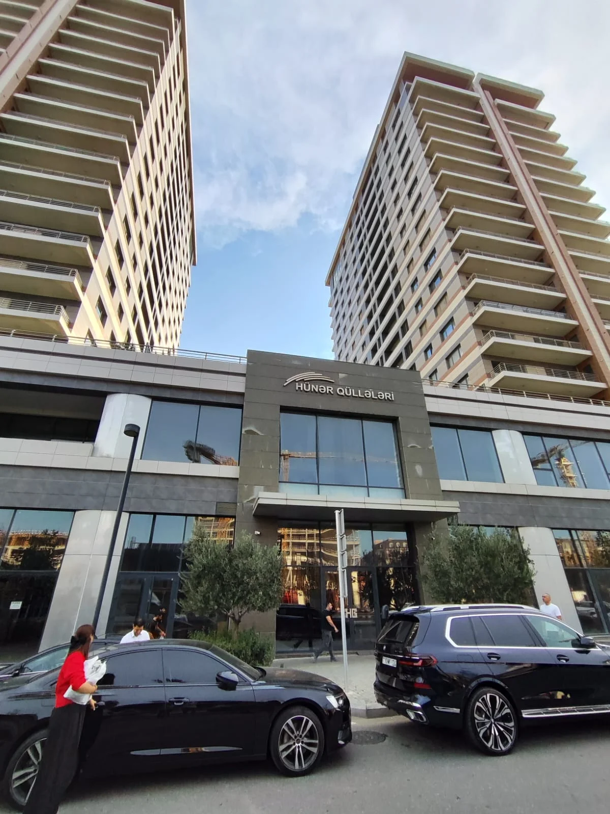 Kirayə 3 otaqlı Mənzil 120 m² Xətai r.