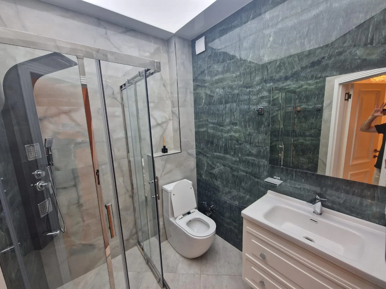 Kirayə 5 otaqlı Mənzil 200 m² Xətai r.