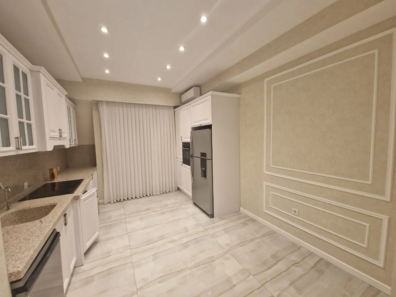 Kirayə 5 otaqlı Mənzil 200 m² Xətai r.