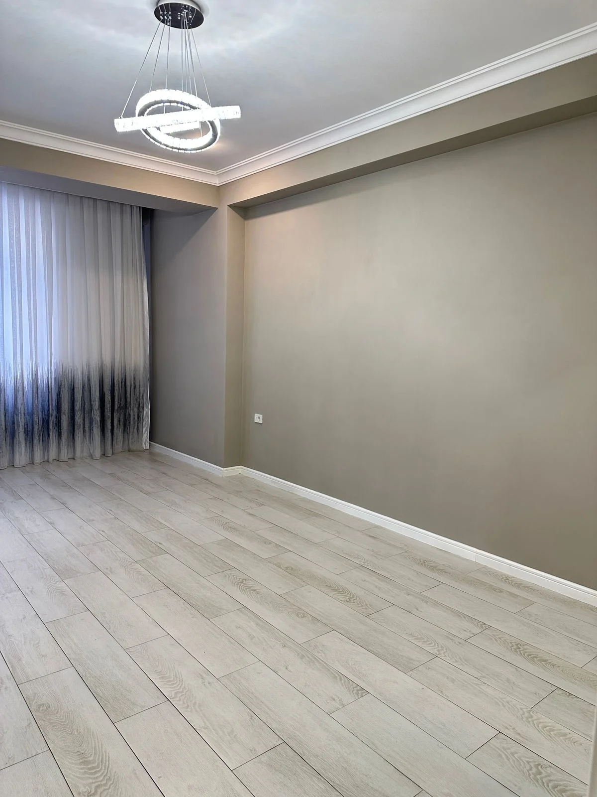 Kirayə 2 otaqlı Mənzil 77 m² Nərimanov r.