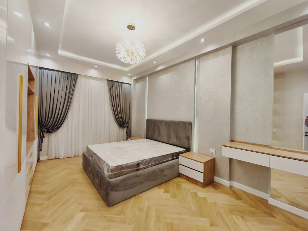 Kirayə 3 otaqlı Mənzil 140 m² Xətai r.