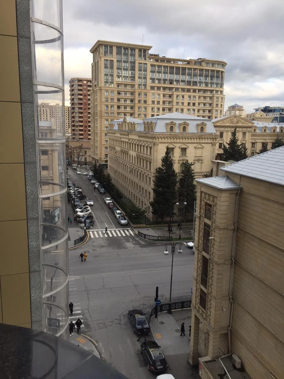 Kirayə 3 otaqlı Mənzil 280 m² Yasamal r.