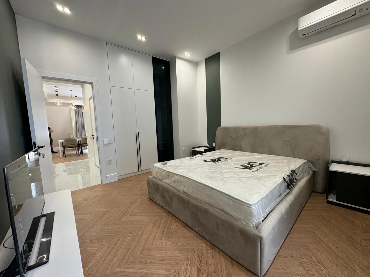 Kirayə 2 otaqlı Mənzil 80 m² Xətai r.