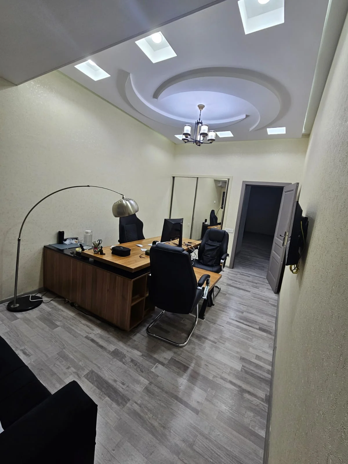 Kirayə 4 otaqlı Ofis 175 m² Nərimanov r.