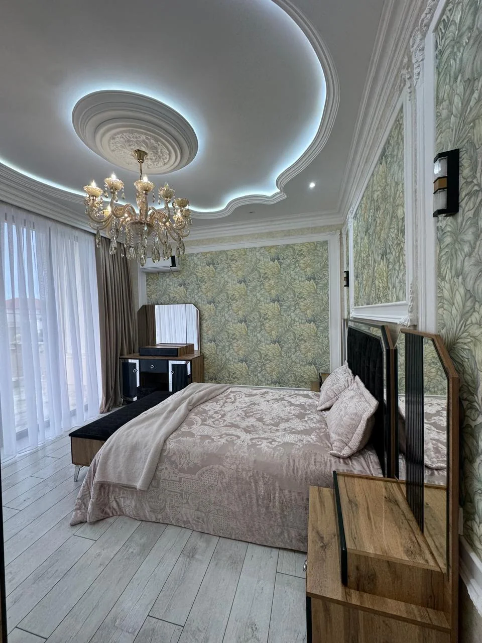 Kirayə 4 otaqlı Həyət evi / Bağ evi 240 m² Xəzər r.