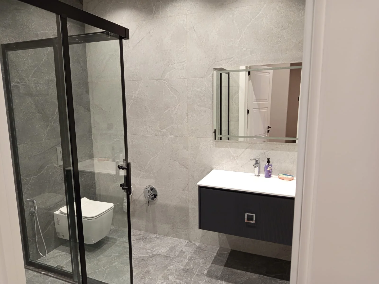 Kirayə 3 otaqlı Mənzil 130 m² Xətai r.