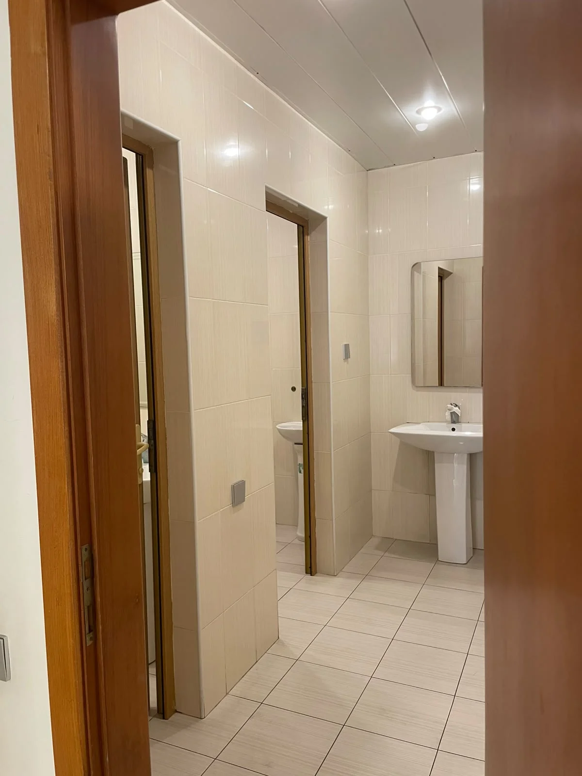 Kirayə 5 otaqlı Ofis 260 m² Nəsimi r.