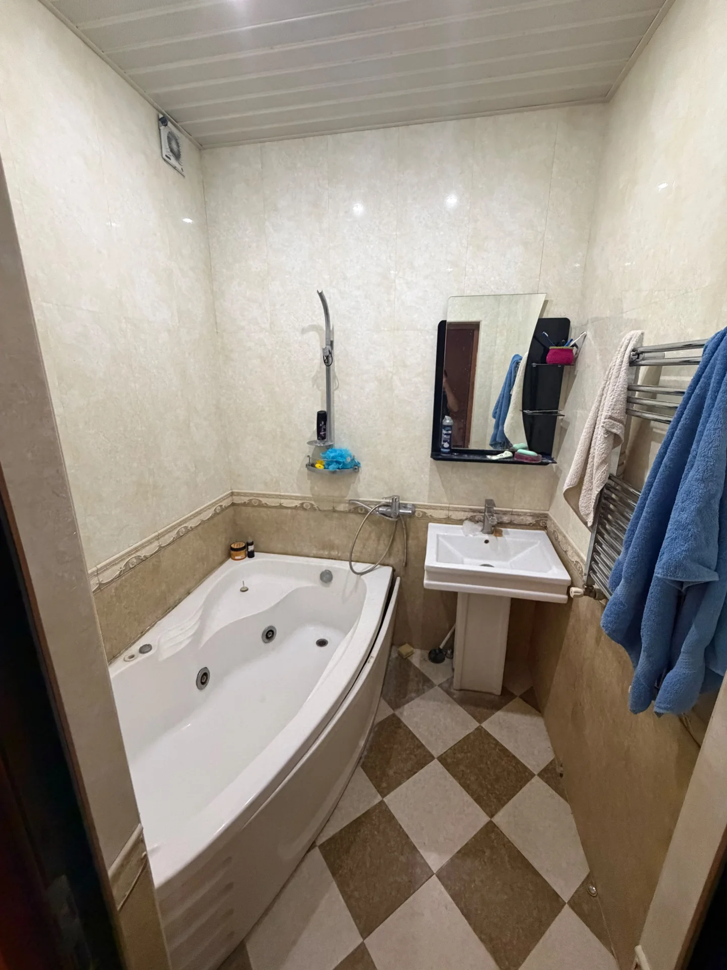 Kirayə 3 otaqlı Mənzil 100 m² Binəqədi r.