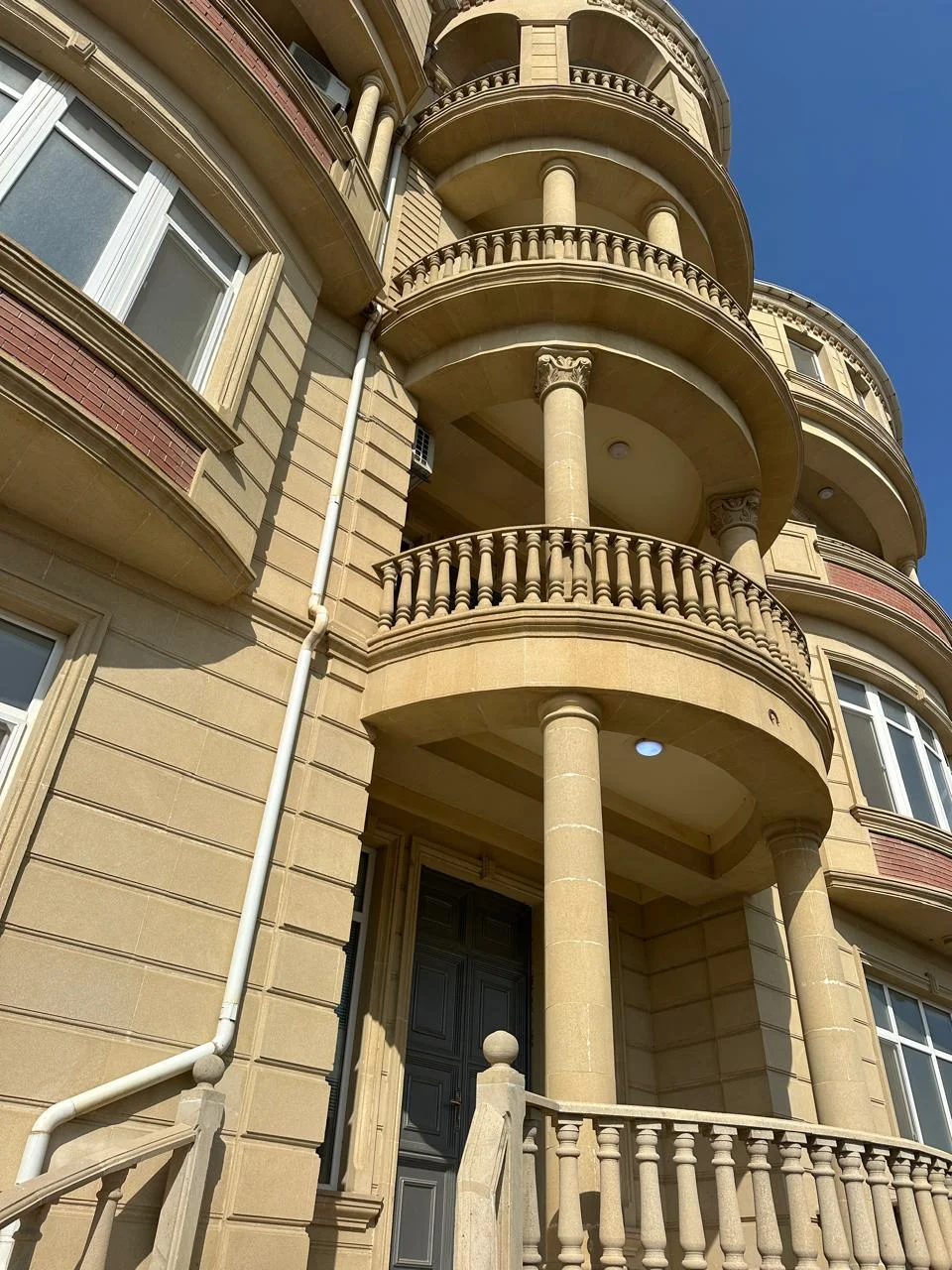 Kirayə 2 otaqlı Həyət evi / Bağ evi 87.4 m² Səbail r. Badamdar q. – şəkil 6