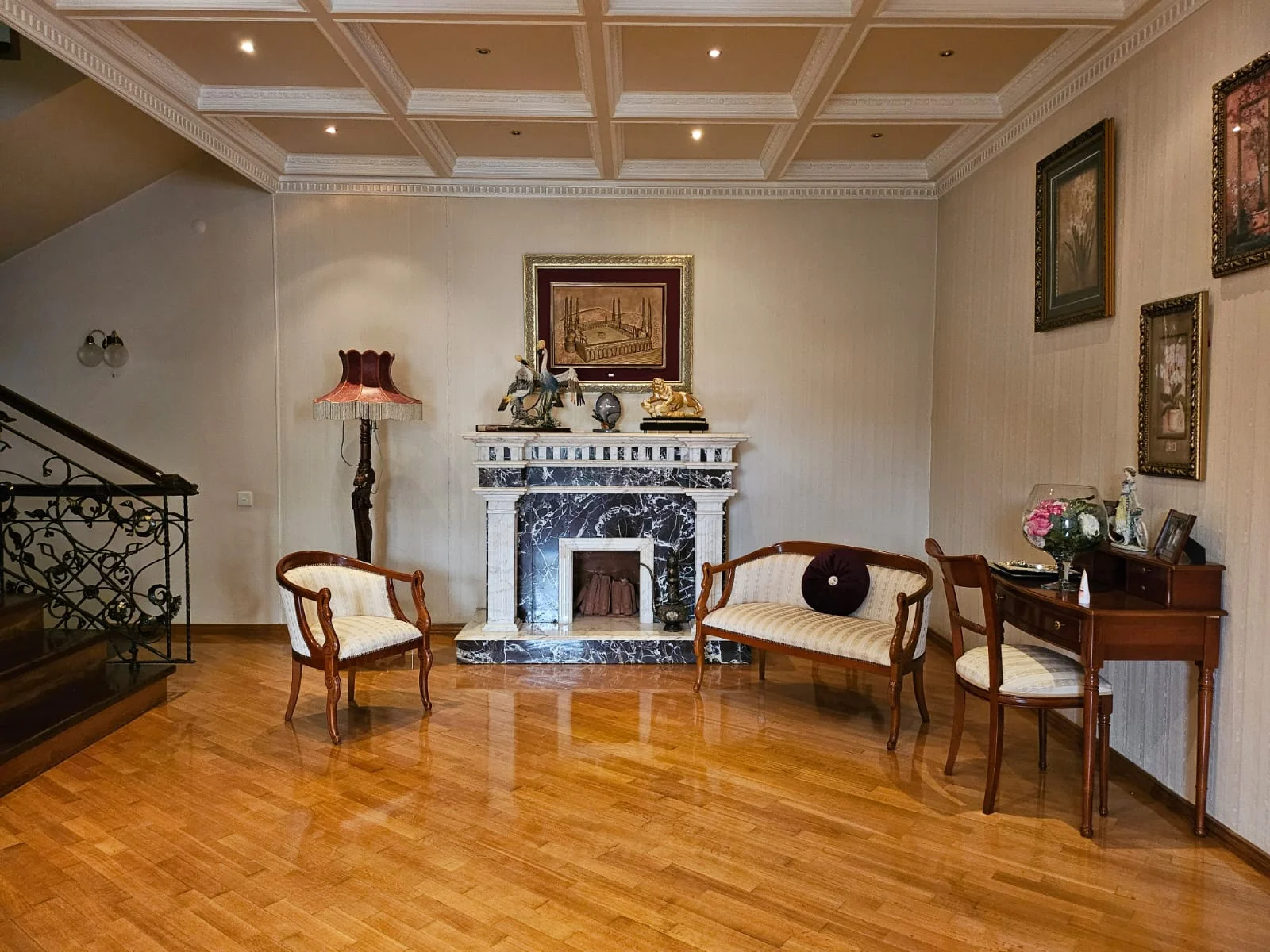 Kirayə 9 otaqlı Həyət evi / Bağ evi 700 m² Nəsimi r.