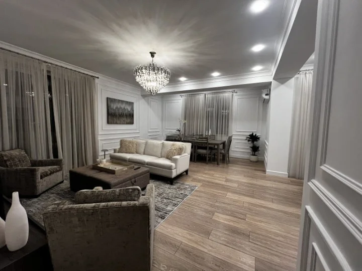 Kirayə 3 otaqlı Mənzil 130 m² Səbail r.