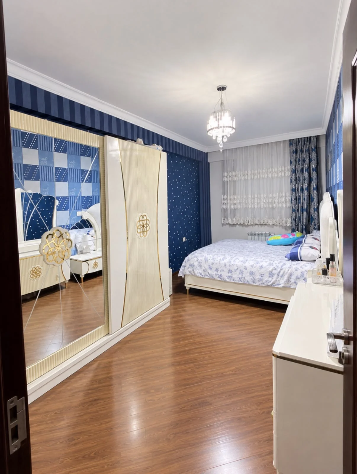 Kirayə 3 otaqlı Mənzil 120 m² Yasamal r.