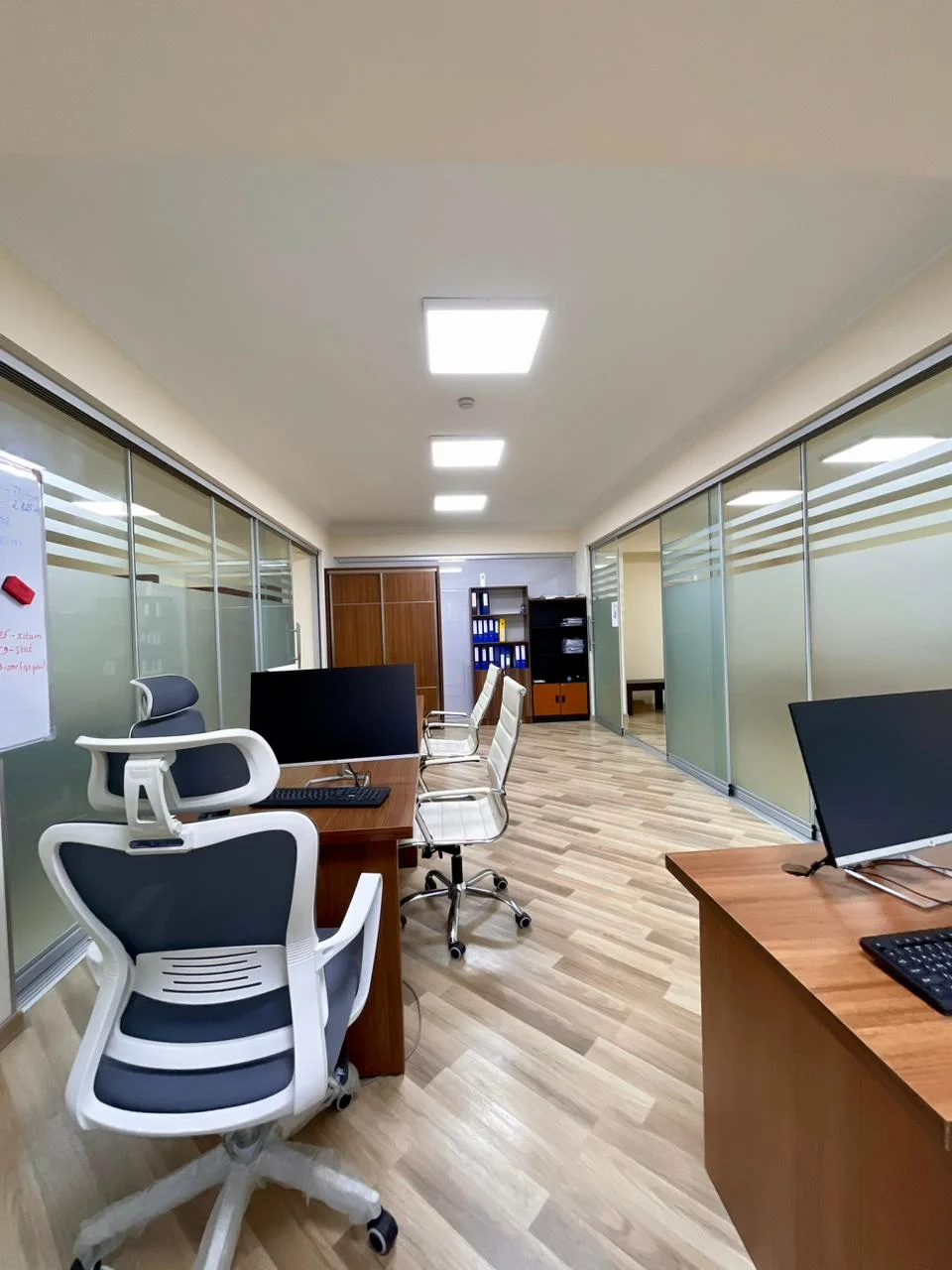 Kirayə 1 otaqlı Ofis 400 m² Yasamal r.