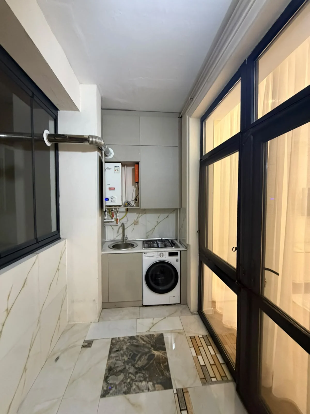 Kirayə 2 otaqlı Mənzil 70 m² Nəsimi r.