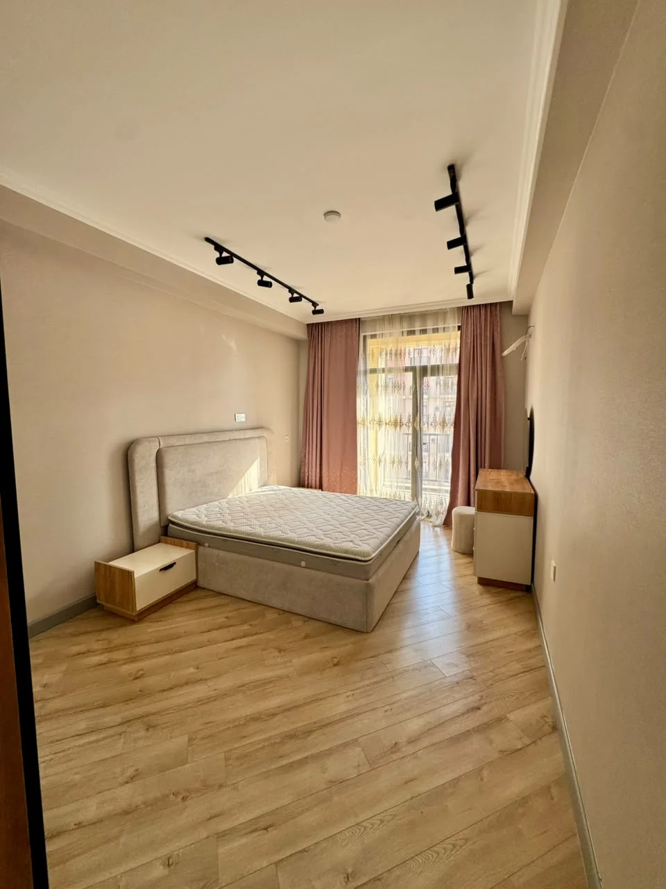 Kirayə 2 otaqlı Mənzil 68 m² Binəqədi r.