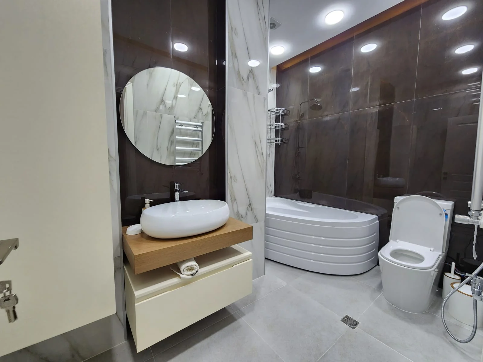 Kirayə 3 otaqlı Mənzil 145 m² Xətai r. Ağ şəhər q. – şəkil 19