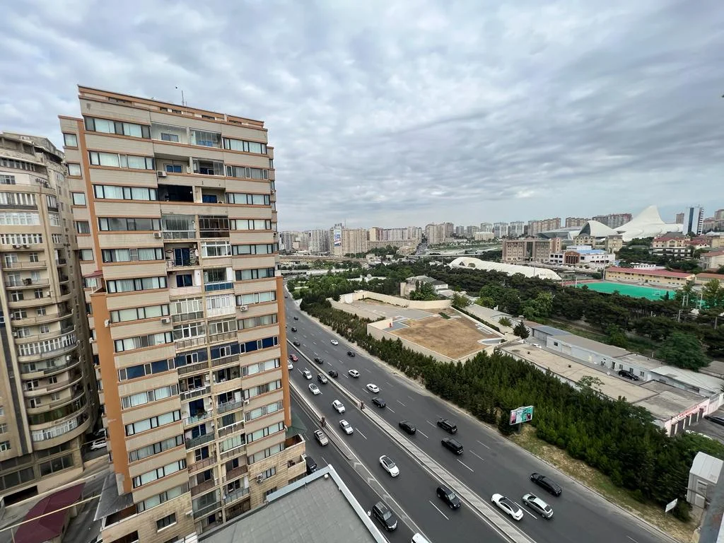 Kirayə 3 otaqlı Mənzil 137 m² Xətai r.