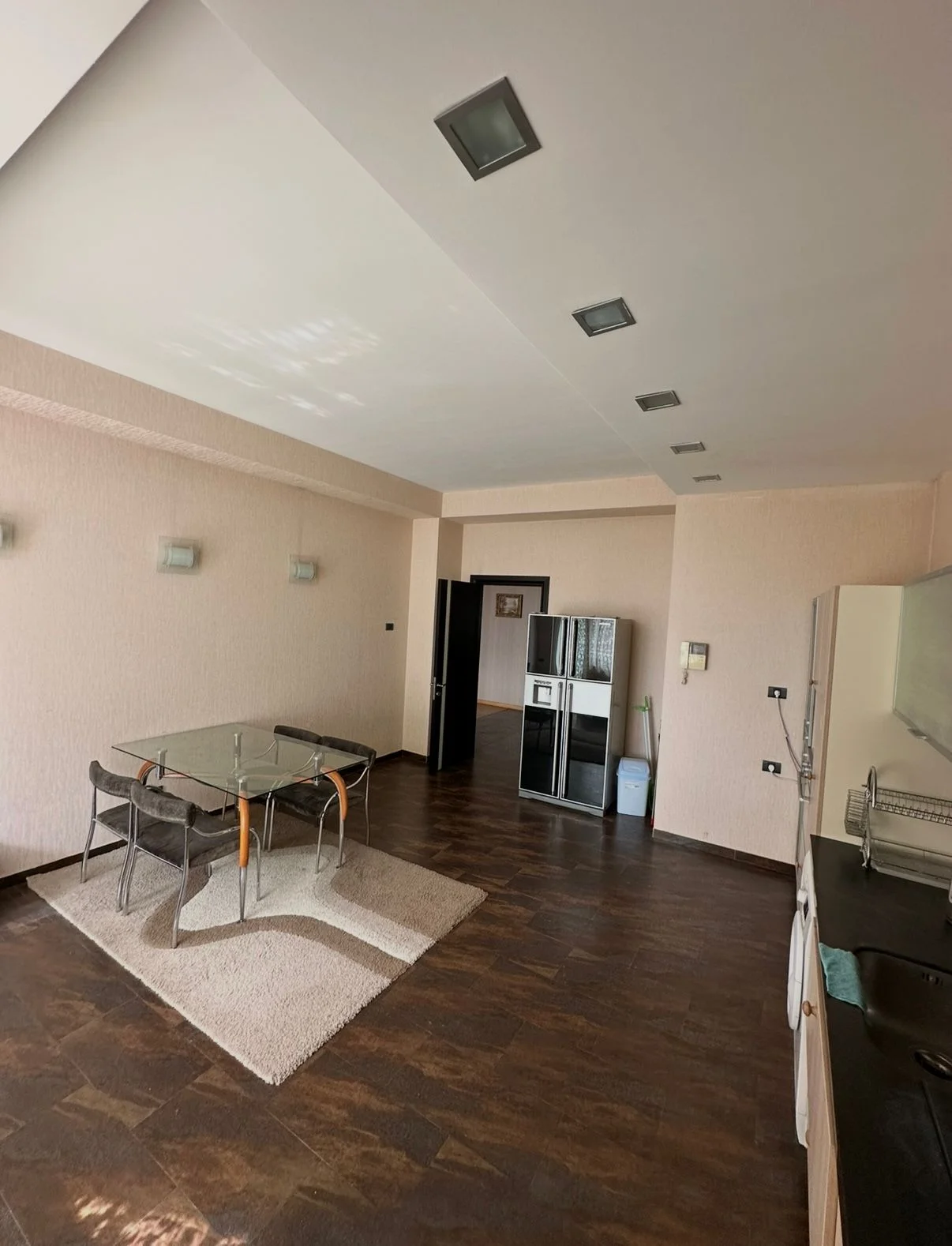 Kirayə 4 otaqlı Mənzil 200 m² Nəsimi r.