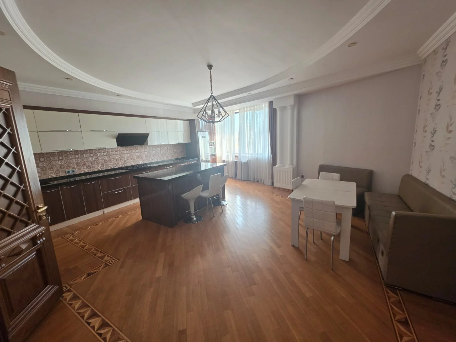 Kirayə 3 otaqlı Mənzil 280 m² Yasamal r.