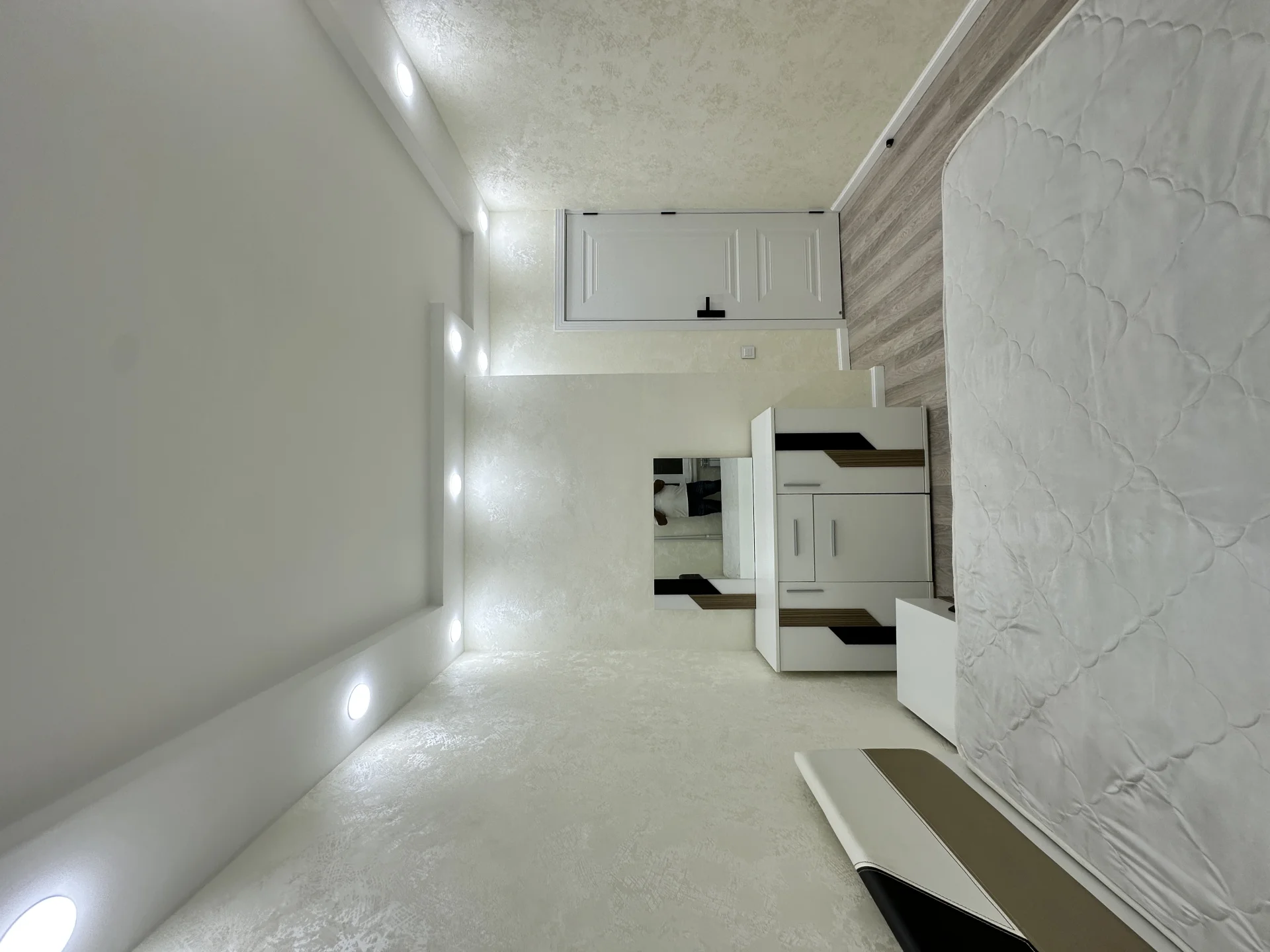 Satılır 2 otaqlı Mənzil 6 m² Xətai r.