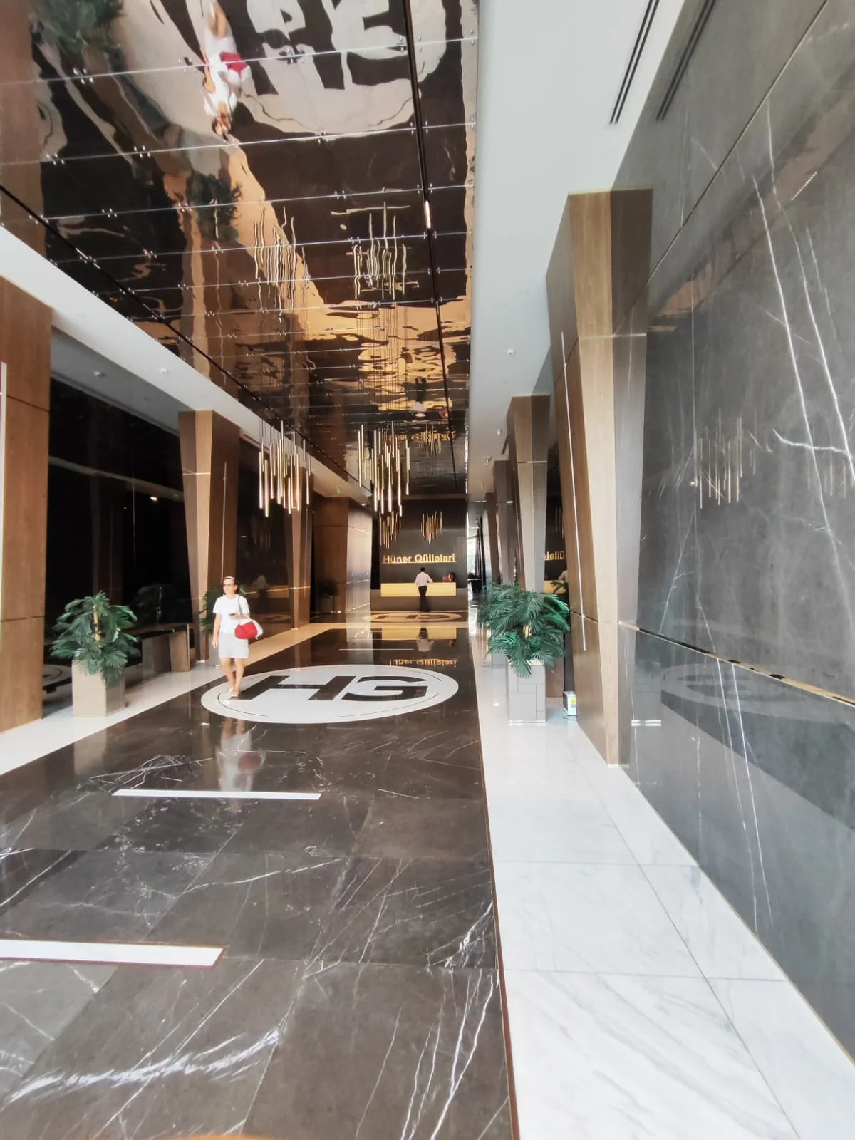 Kirayə 3 otaqlı Mənzil 120 m² Xətai r.
