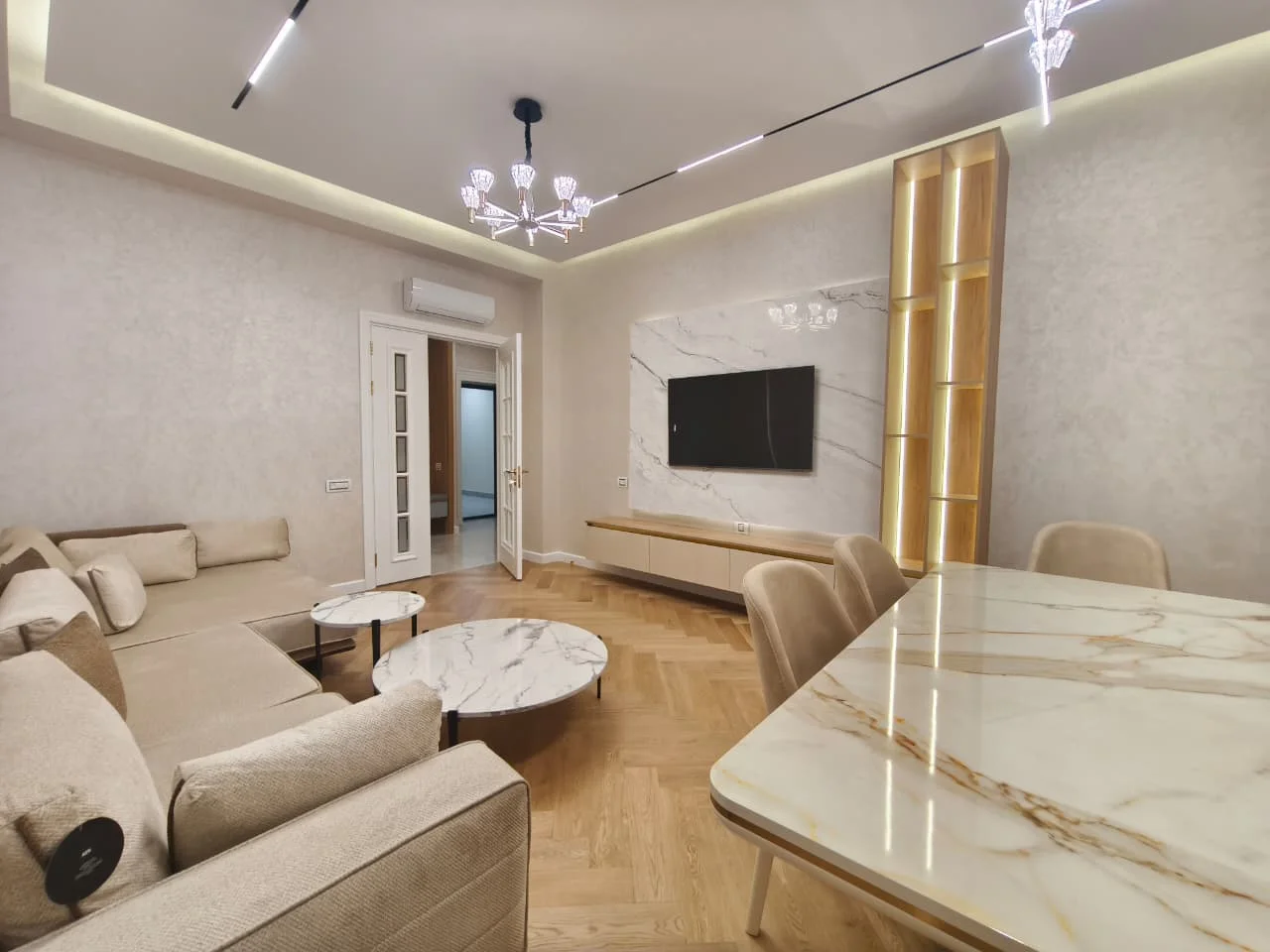 Kirayə 3 otaqlı Mənzil 140 m² Xətai r.