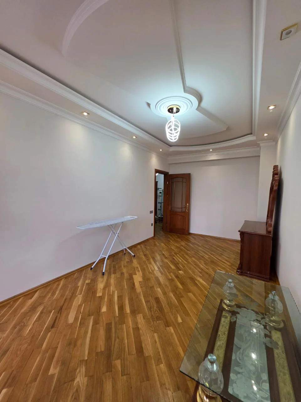 Kirayə 2 otaqlı Mənzil 95 m² Binəqədi r.
