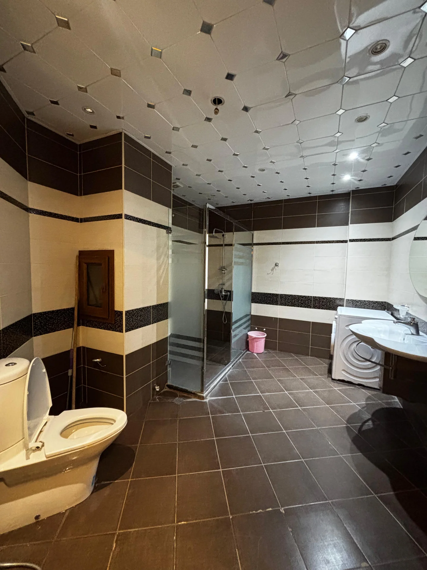Kirayə 3 otaqlı Mənzil 135 m² Nərimanov r.