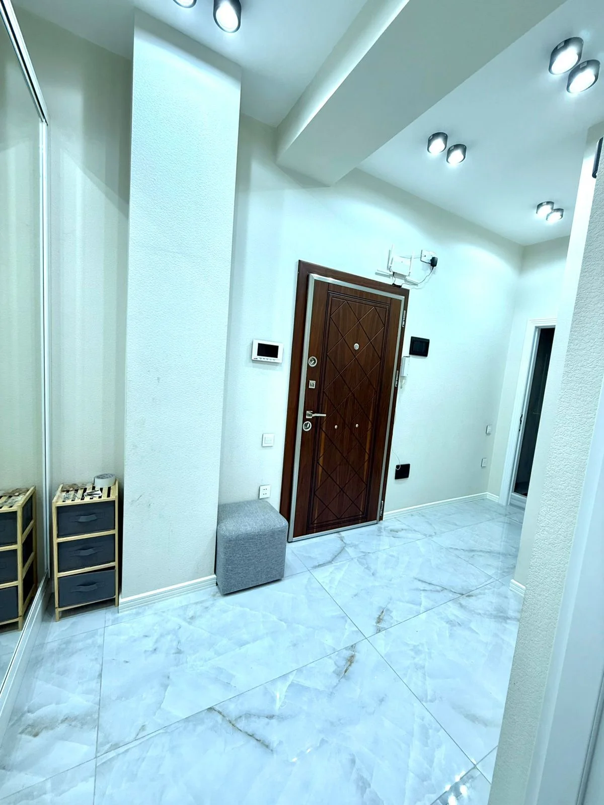 Kirayə 2 otaqlı Mənzil 70 m² Nərimanov r.