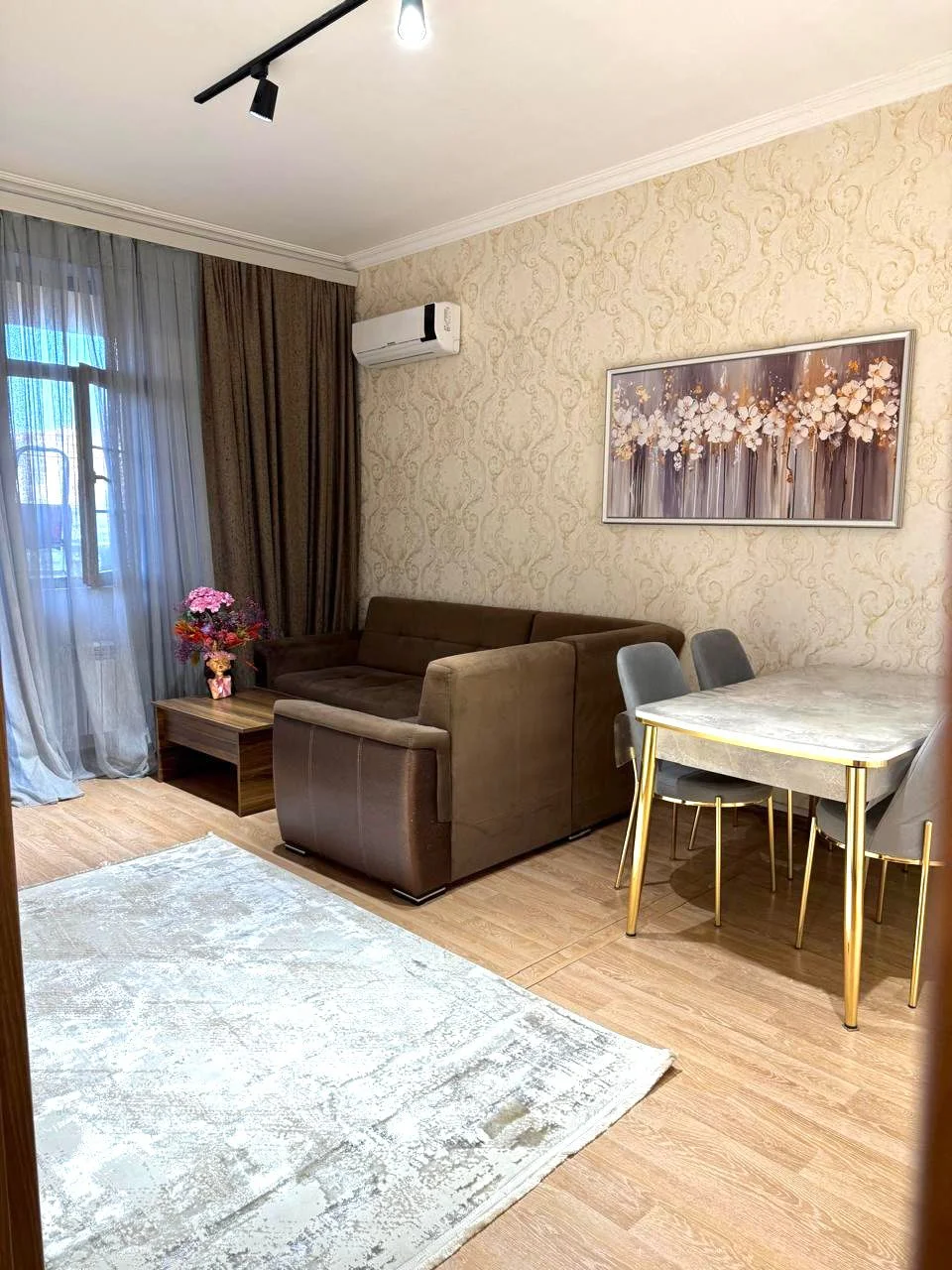 Kirayə 3 otaqlı Mənzil 92 m² Nəsimi r.