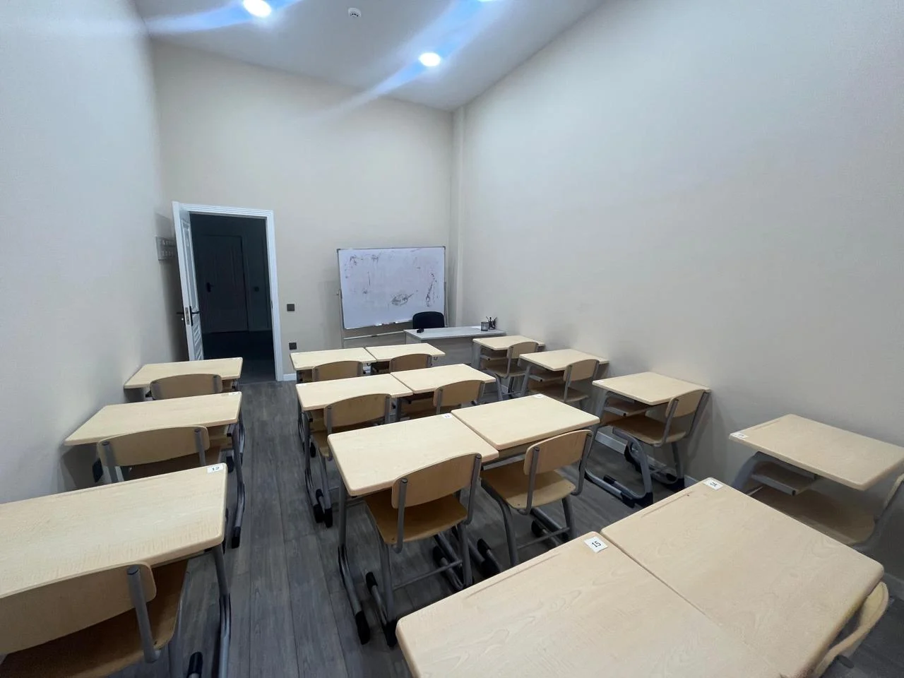 İcarəyə verilir obyekt 265 m²
