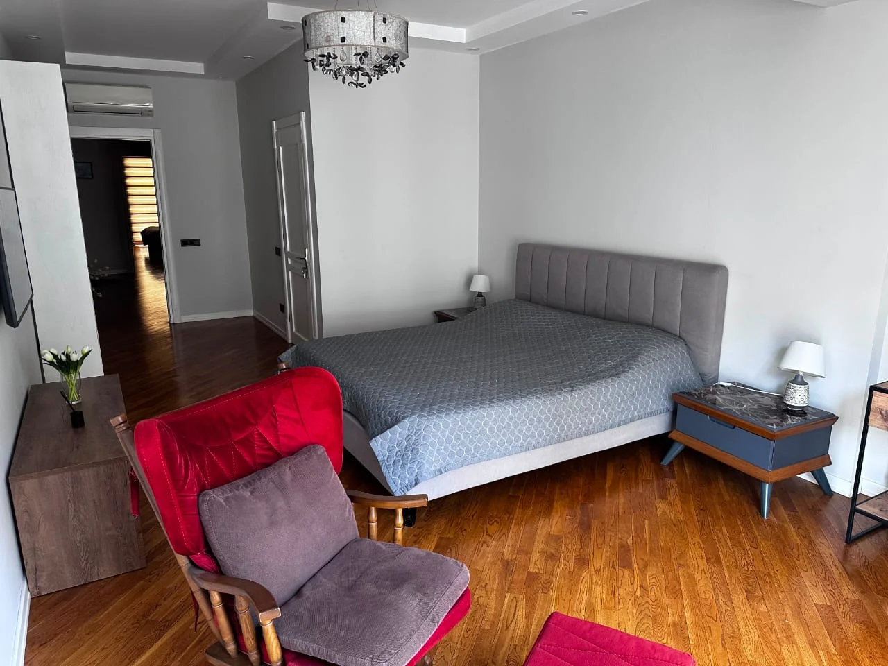Kirayə 3 otaqlı Mənzil 141 m² Xətai r.