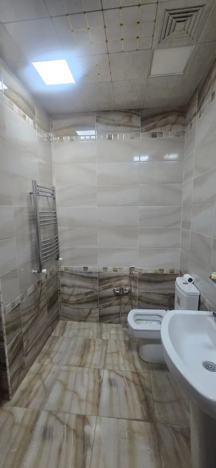 Kirayə 2 otaqlı Mənzil 95 m² Xətai r.
