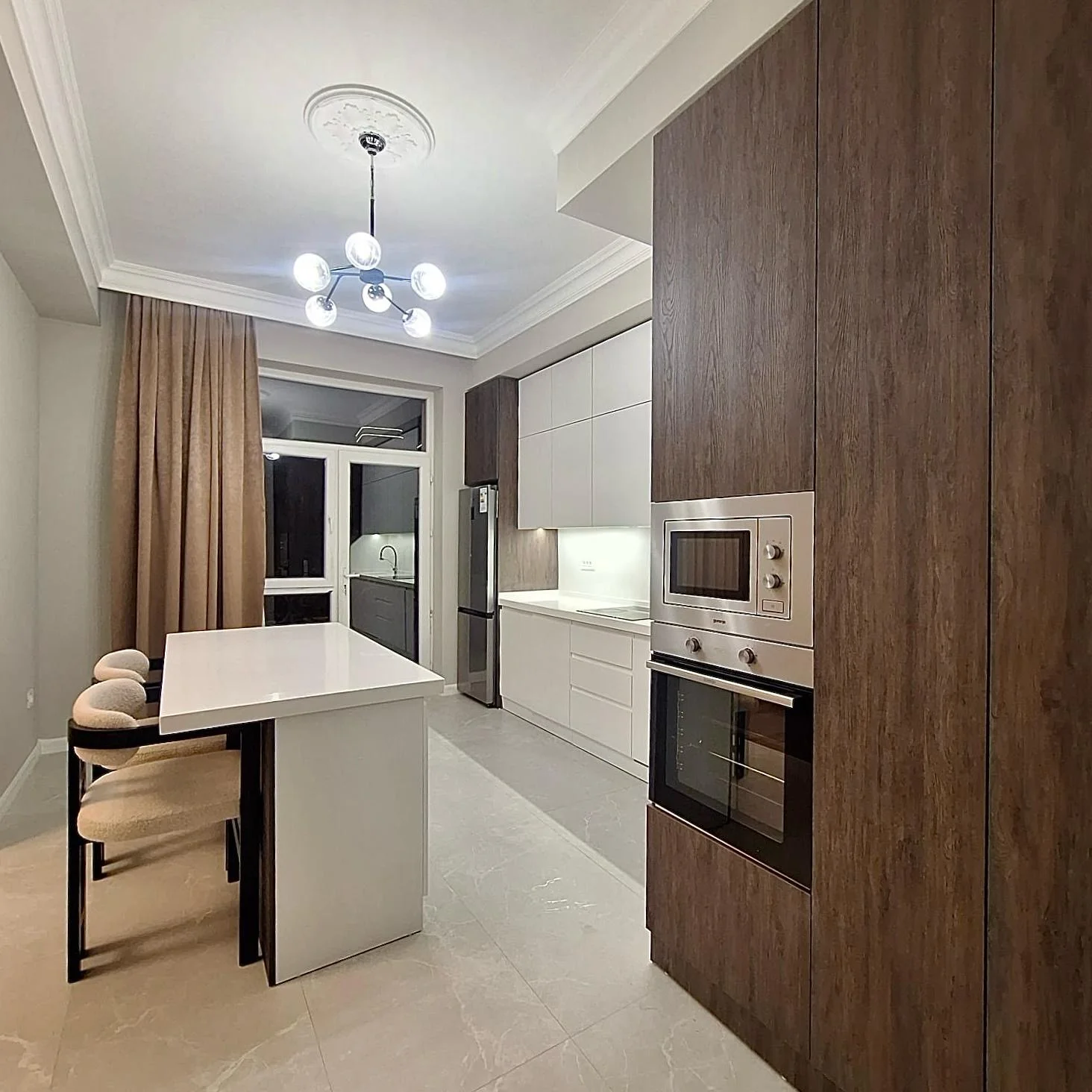 Kirayə 3 otaqlı Mənzil 144 m² Xətai r.