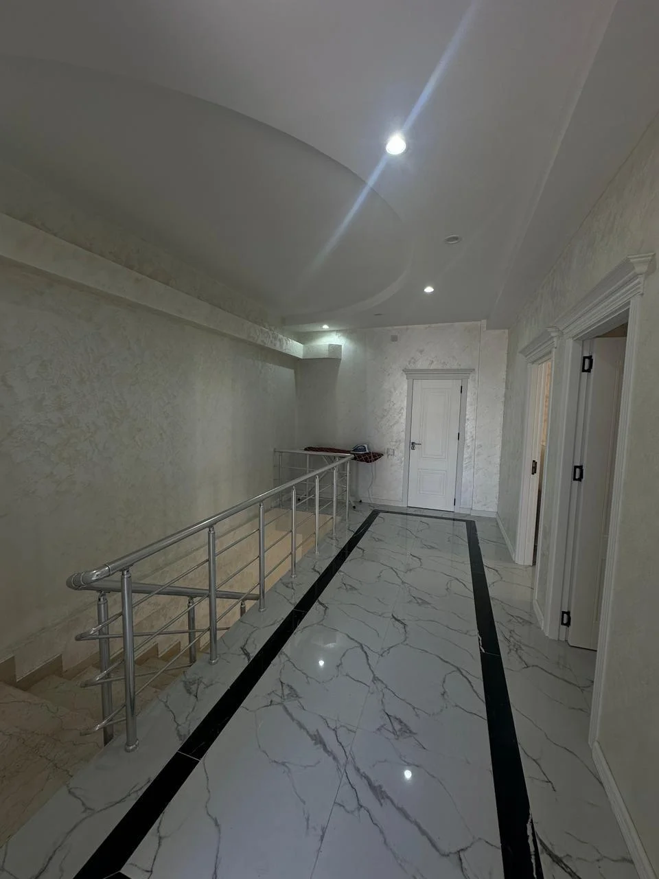 Kirayə 5 otaqlı Mənzil 245 m² Nəsimi r.