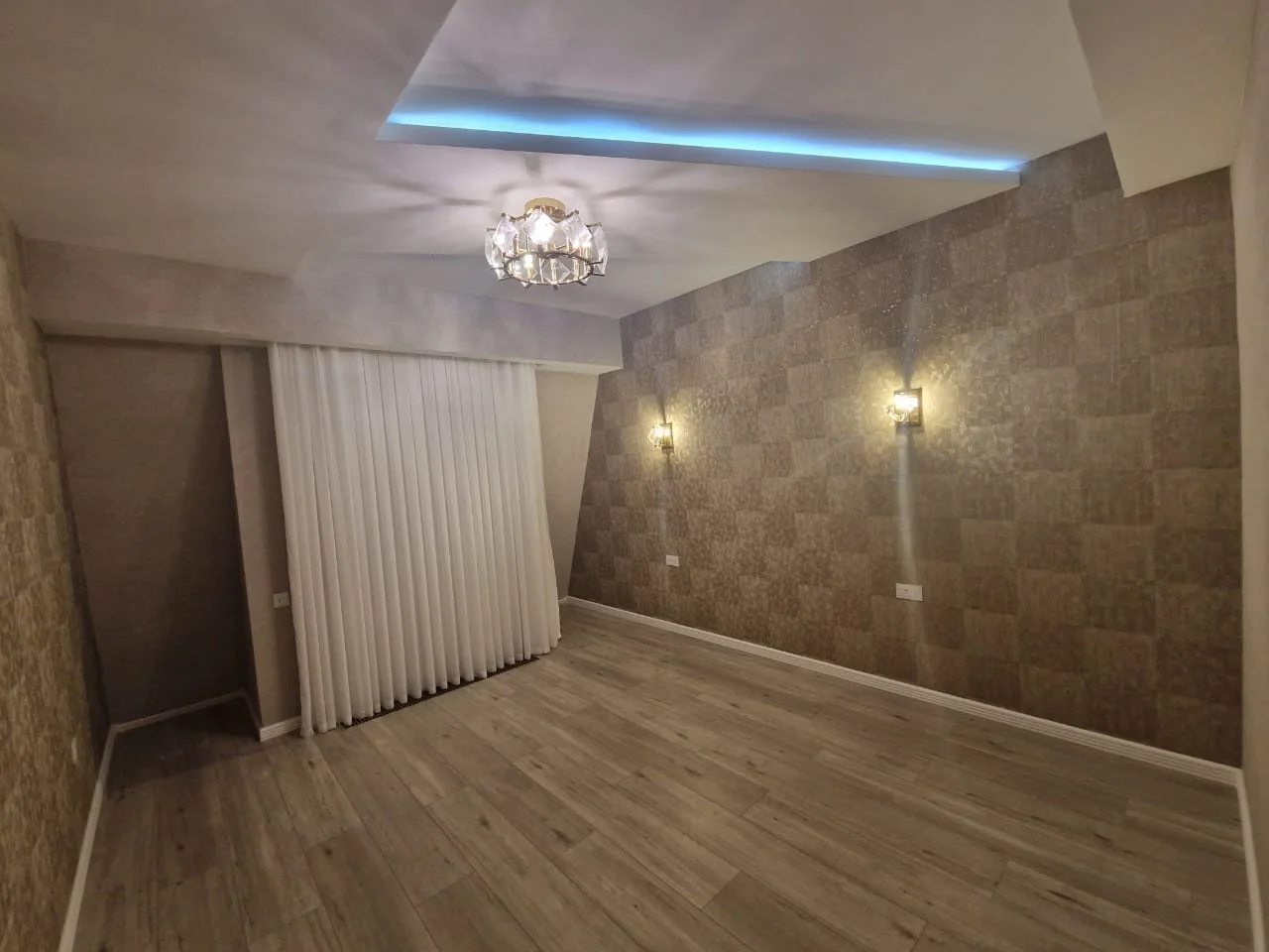 Kirayə 5 otaqlı Mənzil 200 m² Xətai r.