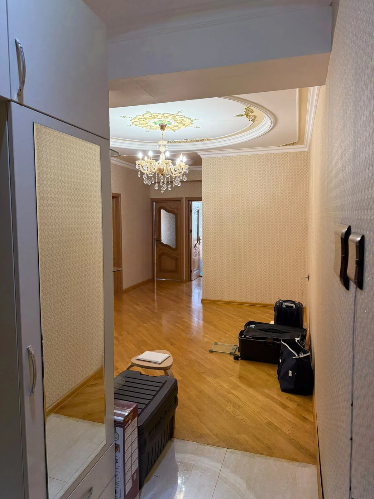 Kirayə 4 otaqlı Mənzil 155 m² Səbail r.