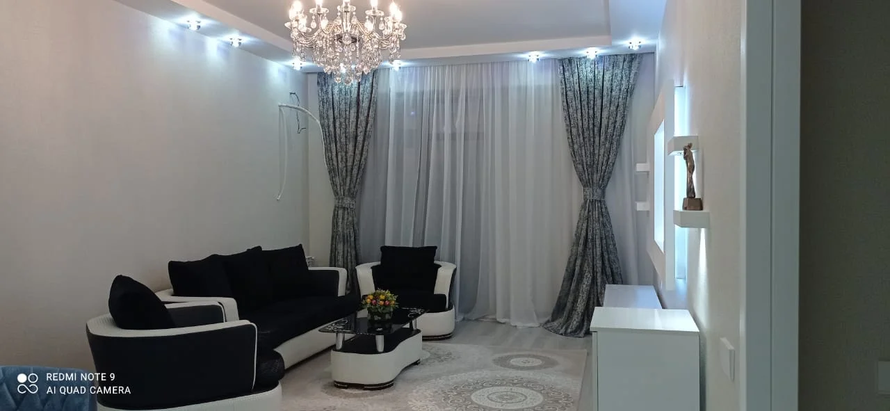 Kirayə 2 otaqlı Mənzil 110 m² Nəsimi r. – şəkil 1