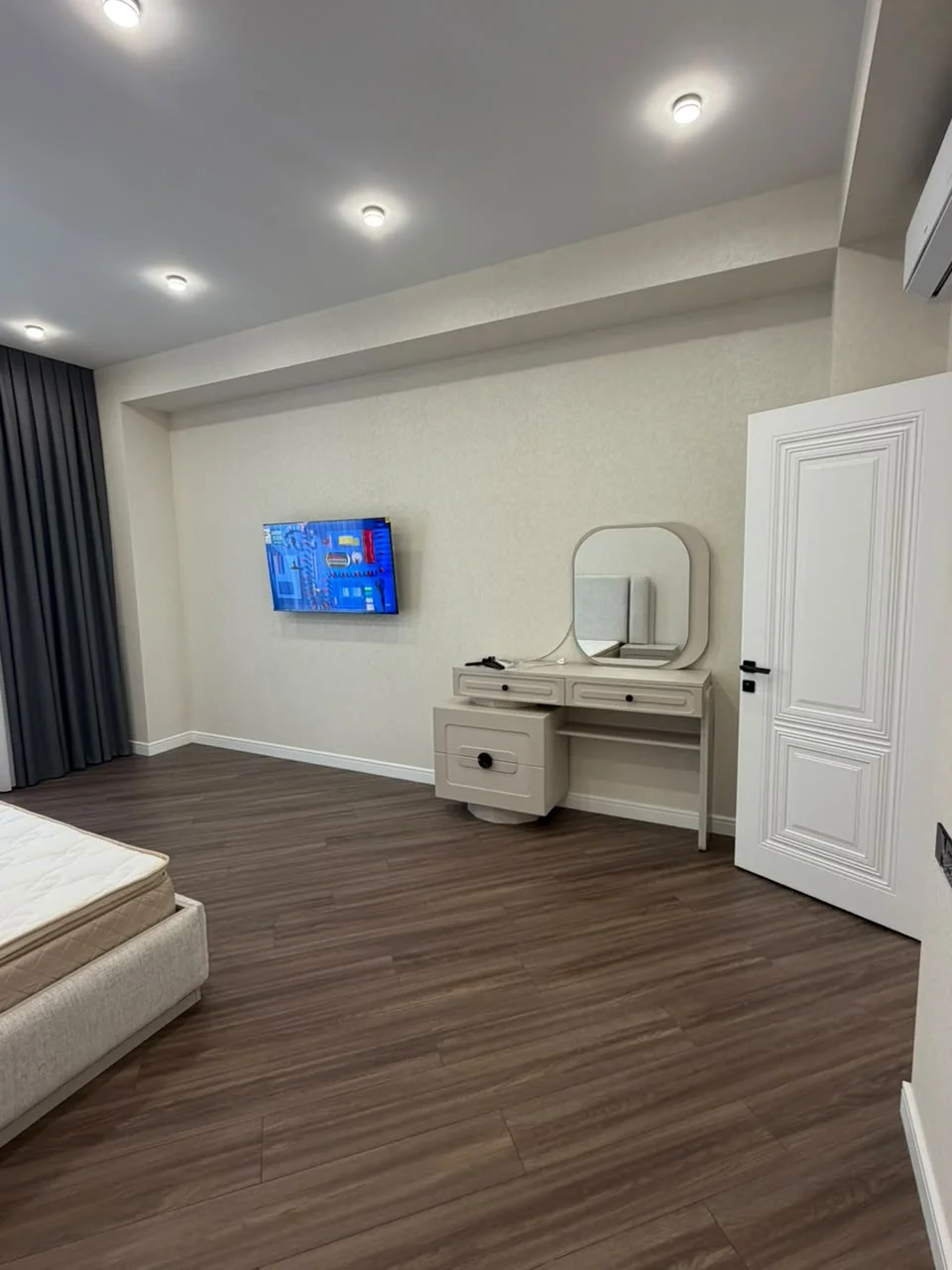 Kirayə 3 otaqlı Mənzil 158 m² Xətai r.