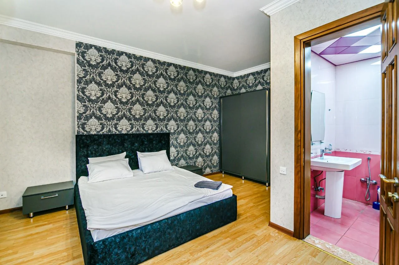 Kirayə 4 otaqlı Mənzil 140 m² Səbail r. Sahil m. – şəkil 15