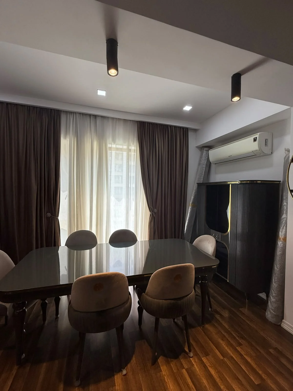 Kirayə 3 otaqlı Mənzil 97 m² Xətai r.