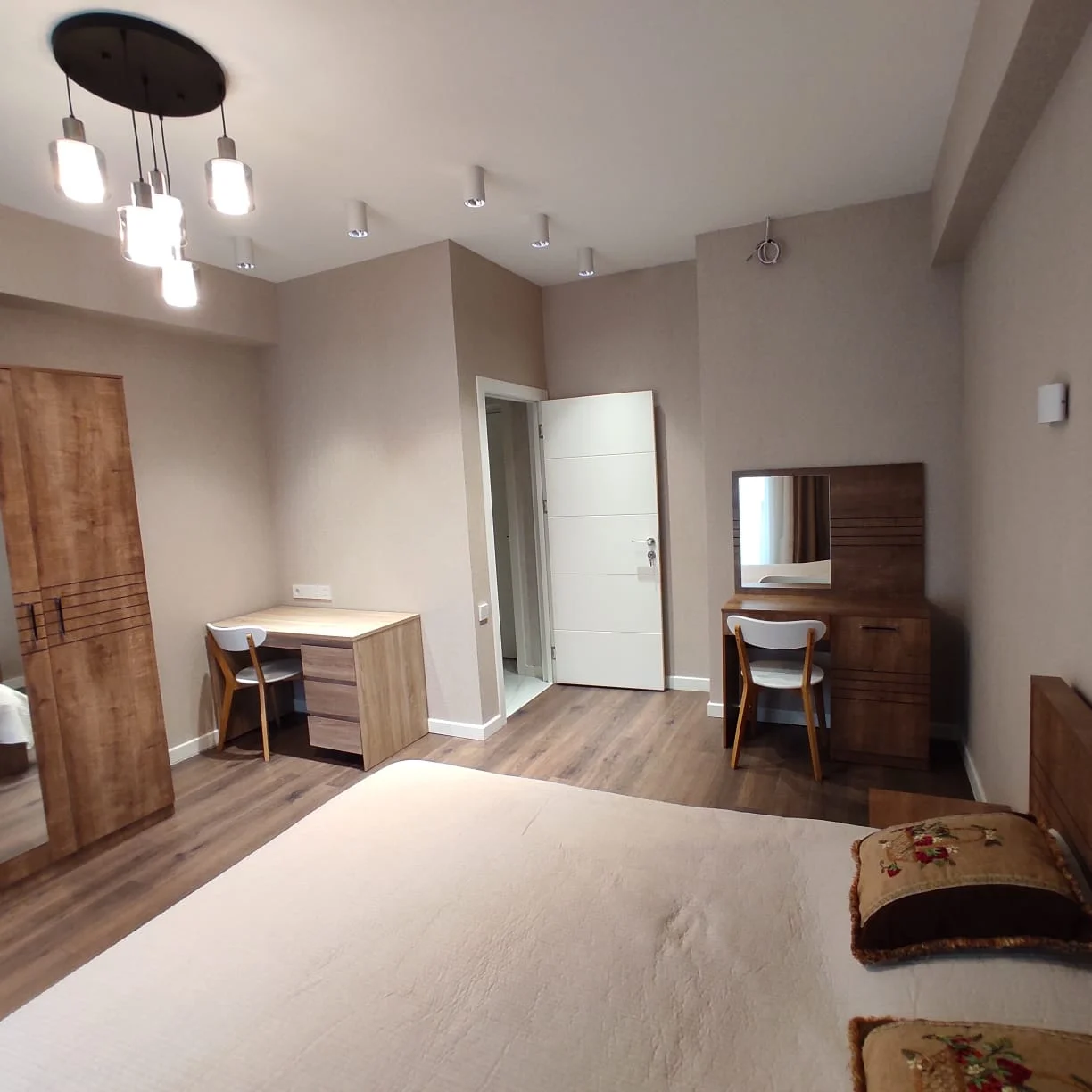 Kirayə 2 otaqlı Mənzil 85 m² Nəsimi r.