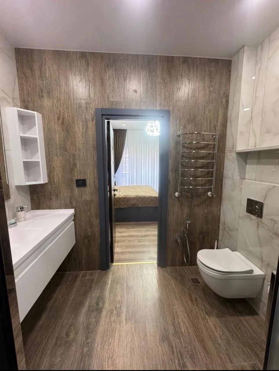 Kirayə 3 otaqlı Mənzil 140 m² Xətai r.