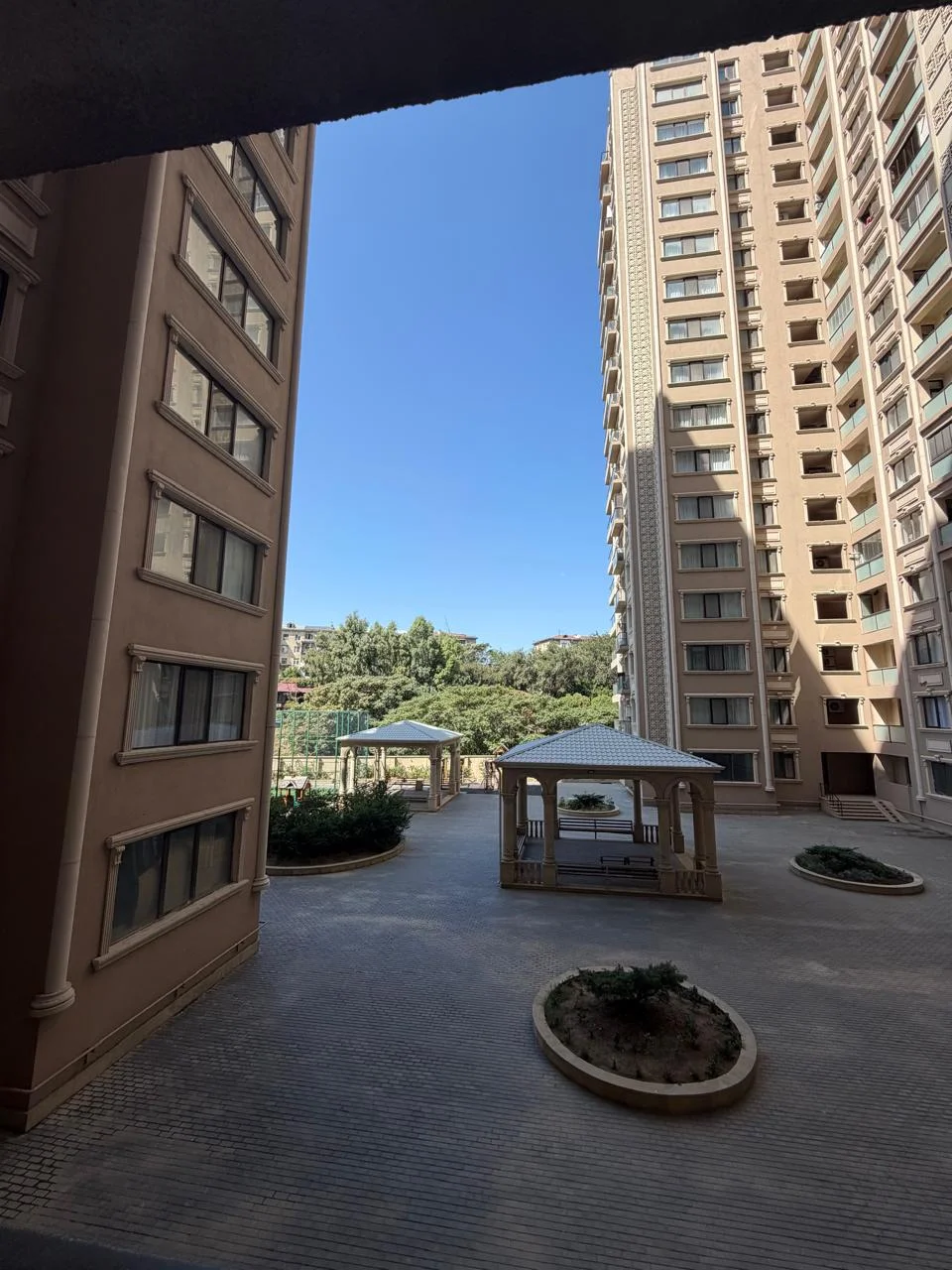 Kirayə 4 otaqlı Mənzil 180 m² Nəsimi r. – şəkil 19