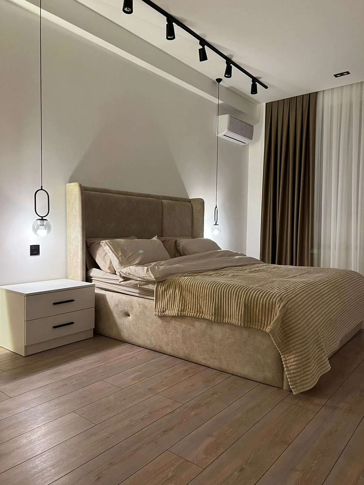 Kirayə 3 otaqlı Mənzil 95 m² Xətai r.