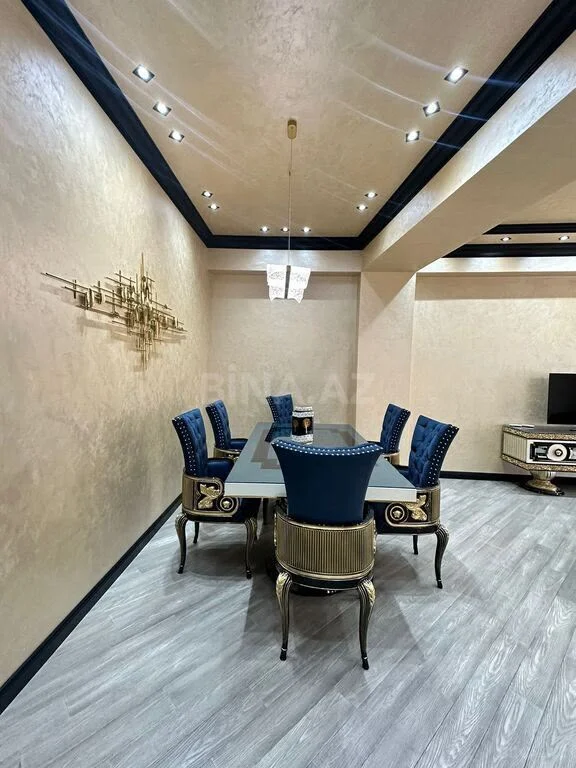 Kirayə 3 otaqlı Mənzil 140 m² Xətai r.