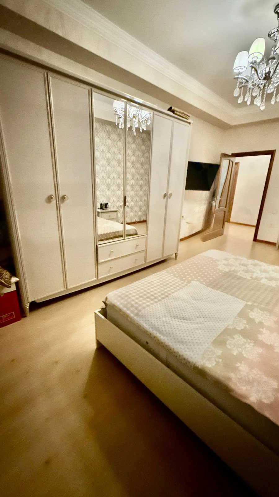 Kirayə 3 otaqlı Mənzil 185 m² Nəsimi r.