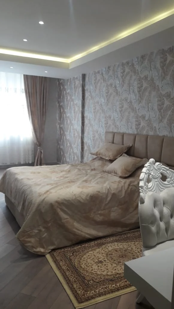 Kirayə 3 otaqlı Mənzil 180 m² Nəsimi r. – şəkil 2