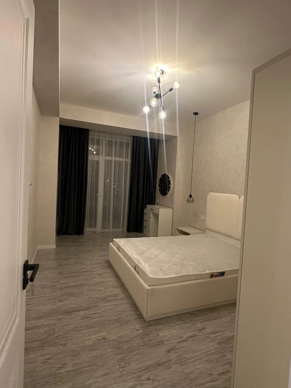 Nərimanov m. 3 otaq 1500azn yeni